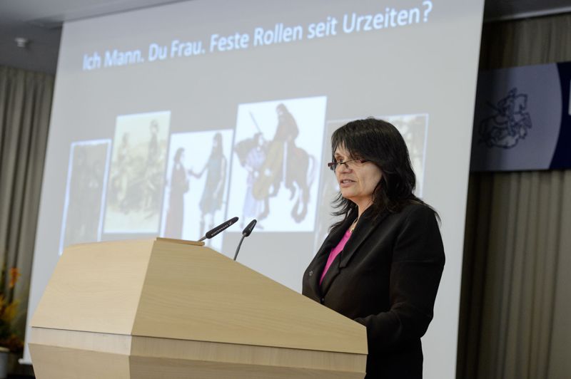 Prof. Dr. Brigitte Röder spricht über Frauen und Männer in der Urzeit