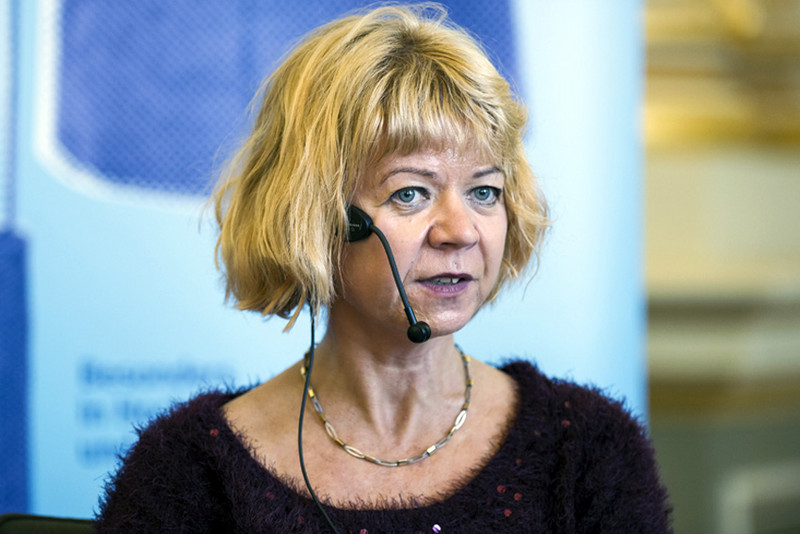Cornelia Lüddemann in der Podiumsdiskussion